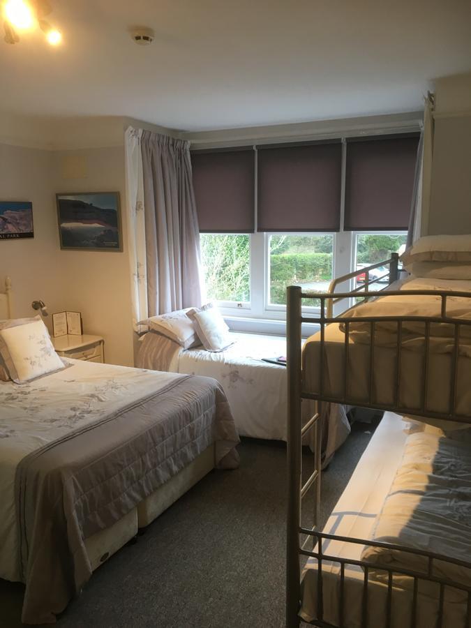 Rosemead Guest House Horley Exteriör bild