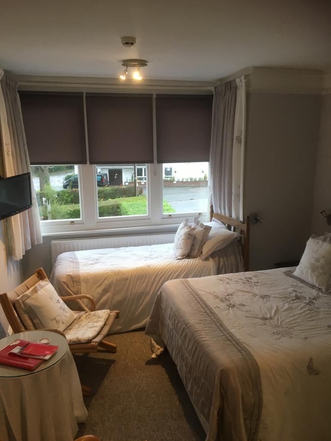 Rosemead Guest House Horley Exteriör bild