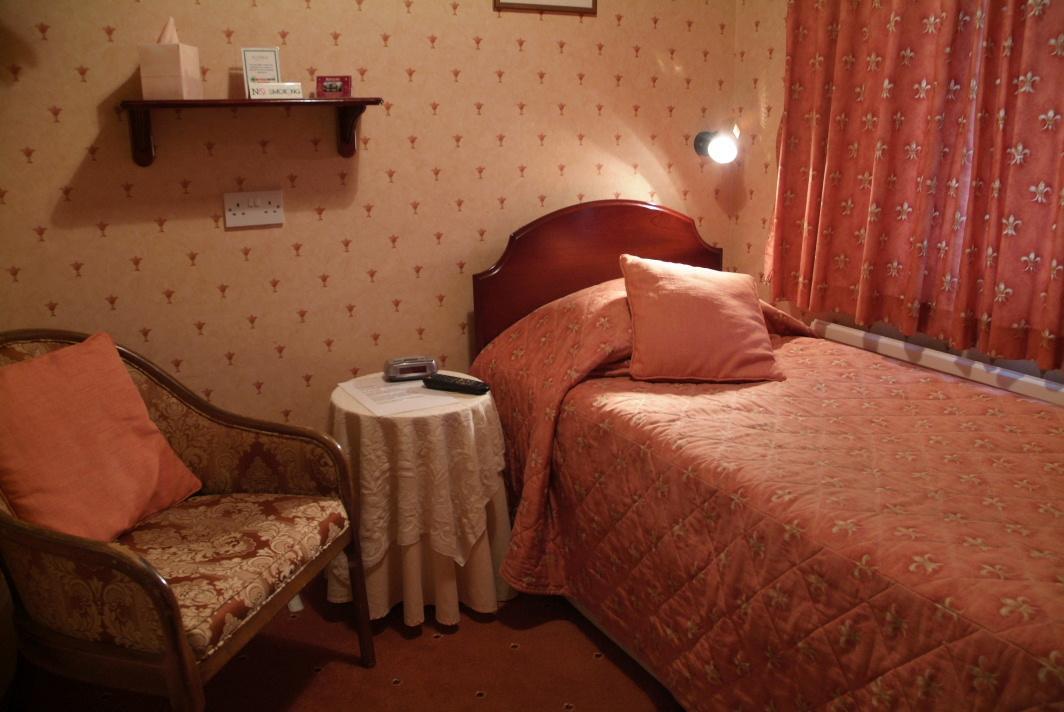 Rosemead Guest House Horley Exteriör bild